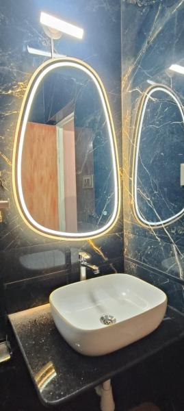 LED MIRROR
