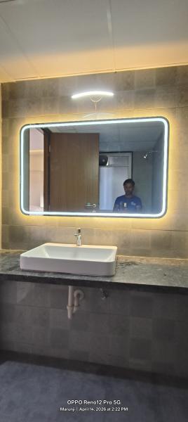 L E D Mirror